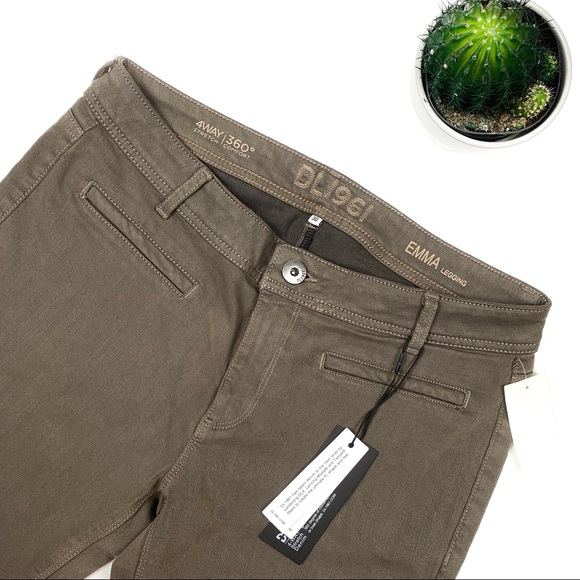 DL1961 Denim - NWT DL1961 4WAY Stretch Emma Legging Jeans